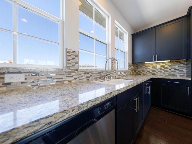 Building Photo - 660 Sea Anchor Dr