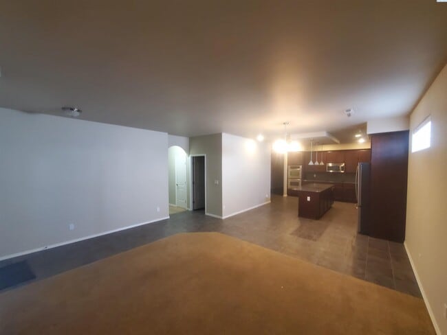 Building Photo - Sourthridge Area for rent