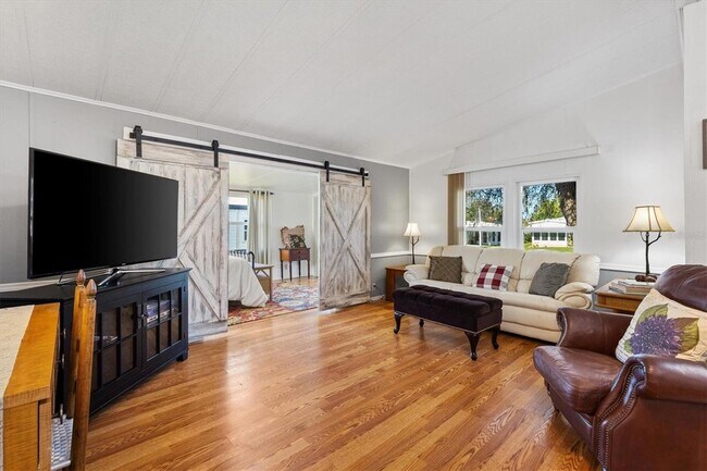 Building Photo - 732 Royal Palm Ave