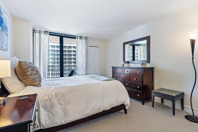 Building Photo - 3000 N Ocean Dr