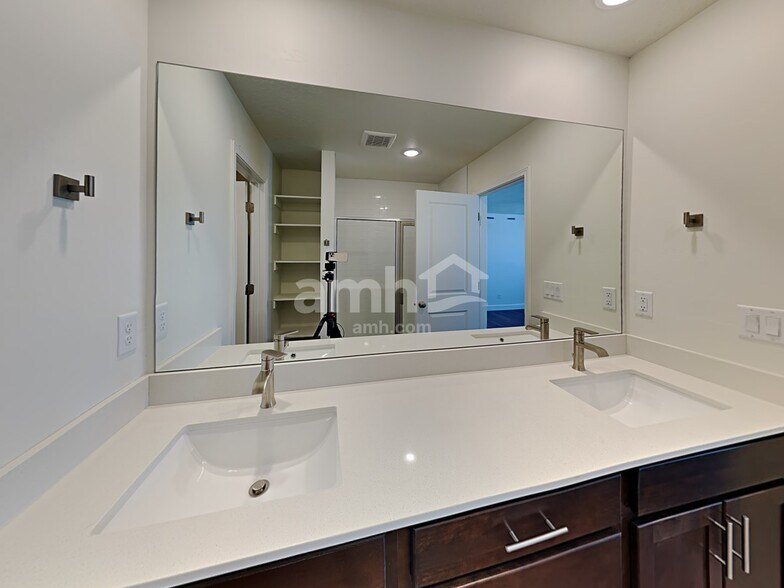 Building Photo - 6118 W Copper Hawk Dr