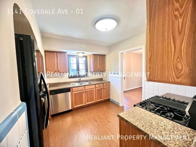 Building Photo - 1141 Covedale Ave