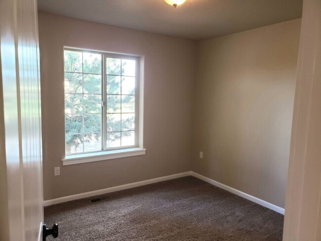 Building Photo - 3bedroom 2bath House