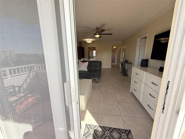 Building Photo - 3201 NE 14th Street Causeway