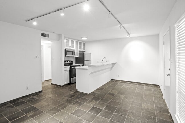 Building Photo - 3602 Garrott St