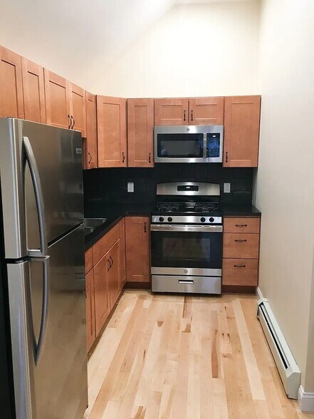 Building Photo - 33 Intervale Ave