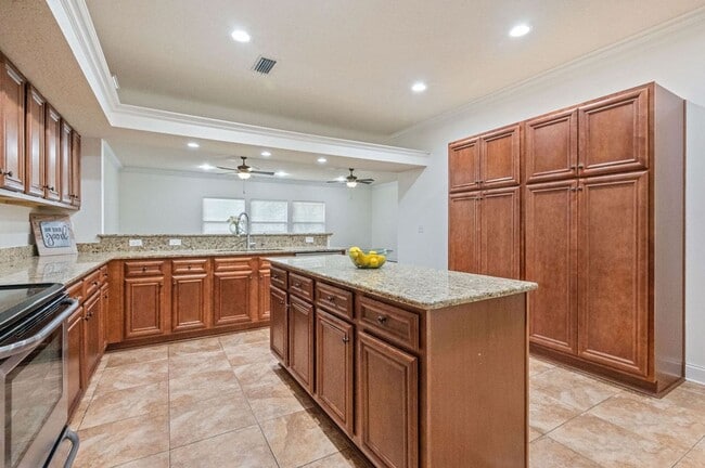 Building Photo - Sprawling 4-BR Niceville Rental with Gourmet Kitchen & 2-Car Garage!
