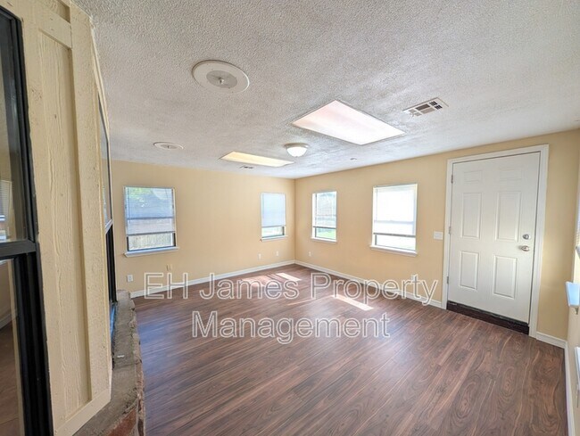 Building Photo - 1707 S 138th E Ave