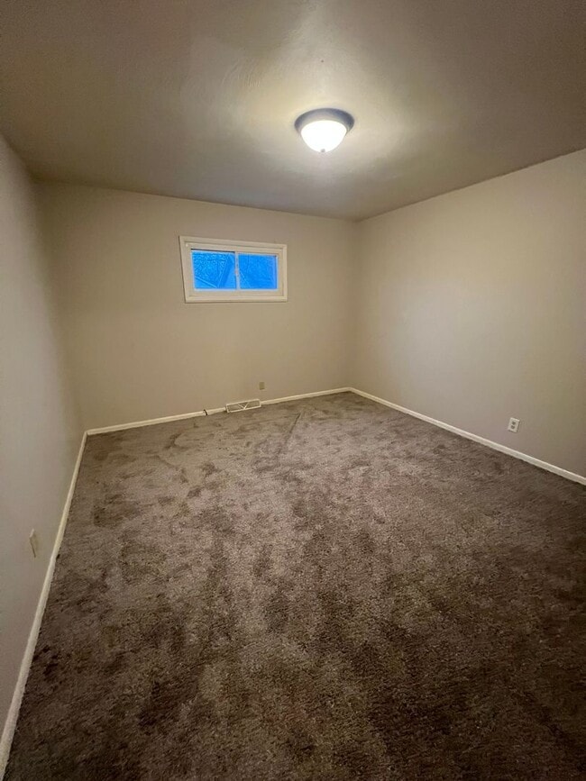 Building Photo - 2316 Yale Blvd