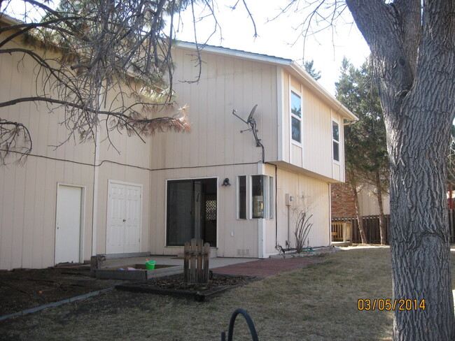 Building Photo - Rockrimmon 4bdrm Custom Home....D20 Schools