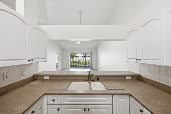 Building Photo - 138 Pebble Shores Dr