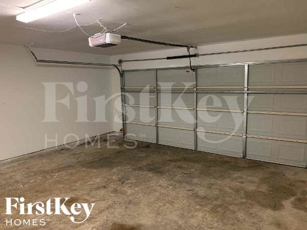Building Photo - 15511 Evergreen Grove Dr