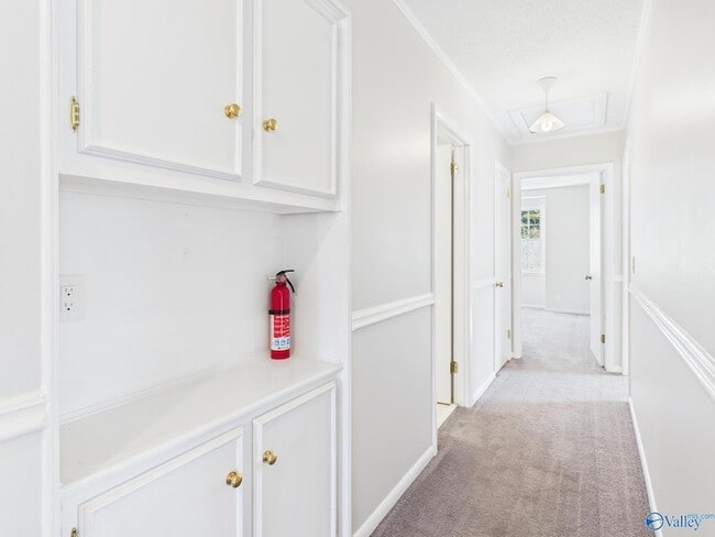 Building Photo - 2521 Lancelot Dr SE