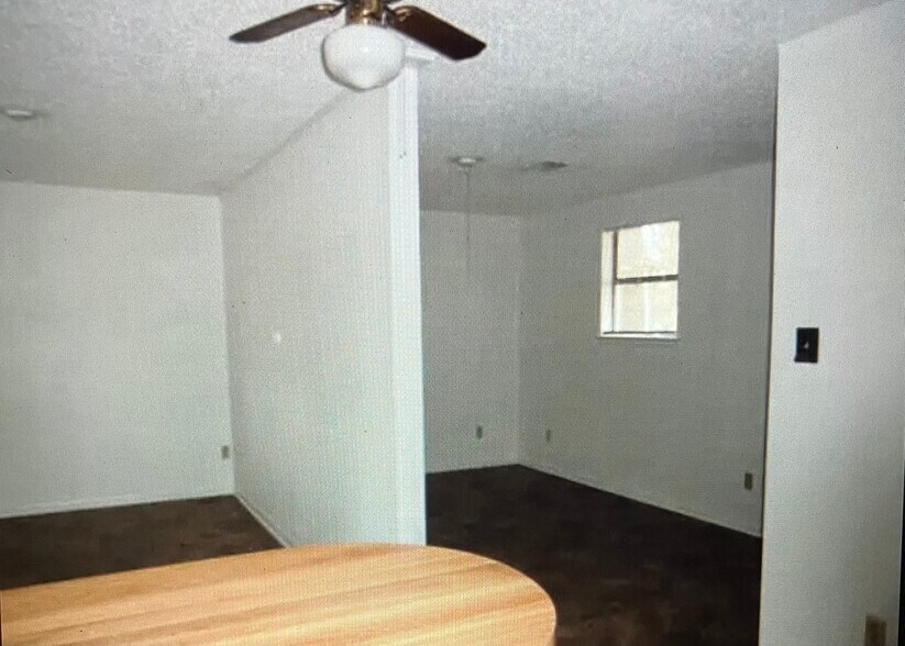 Building Photo - 210 Moss Oak Rd