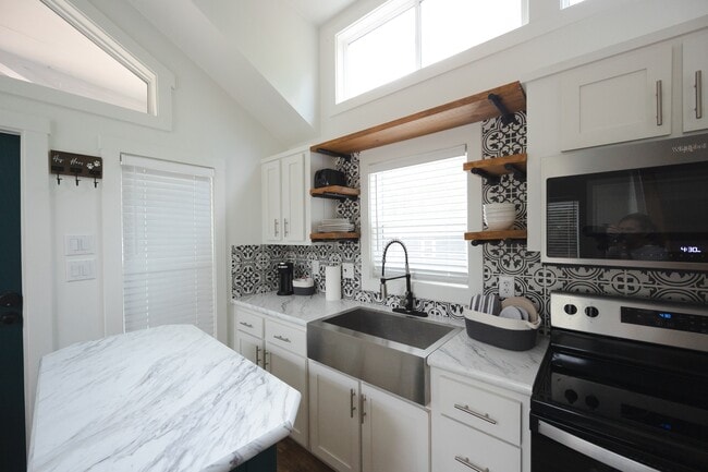 Building Photo - 13570 FM14