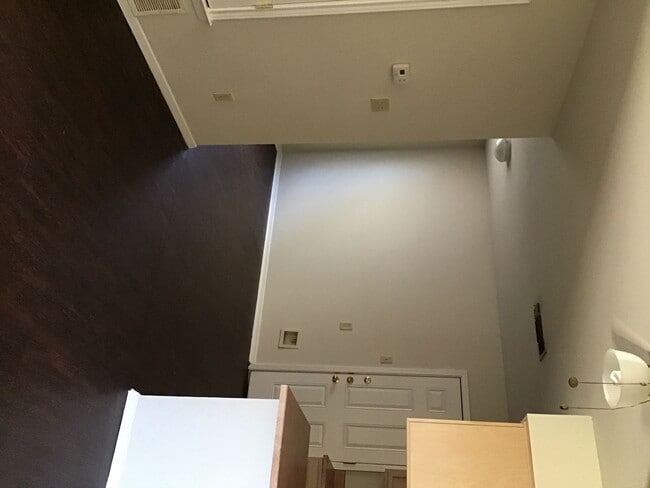 Building Photo - JAMES2812-14