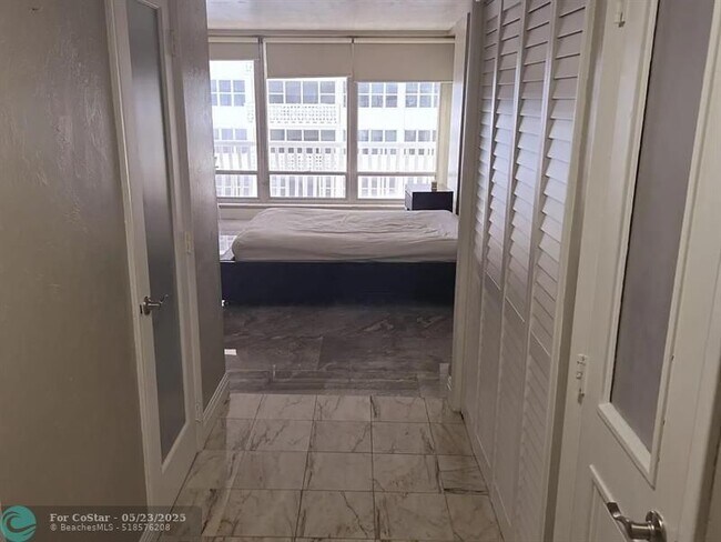 Building Photo - 4020 Galt Ocean Dr