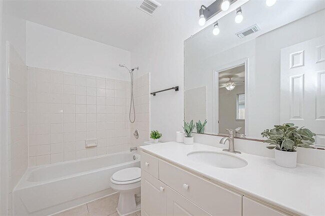 Building Photo - 3655 Heritage Colony Dr