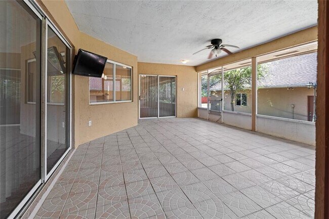 Building Photo - 16900 SW 59th Ct