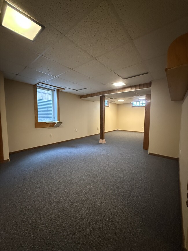 Building Photo - 2021 Veterans Dr