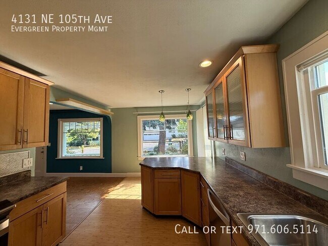 Building Photo - 4131 NE 105th Ave
