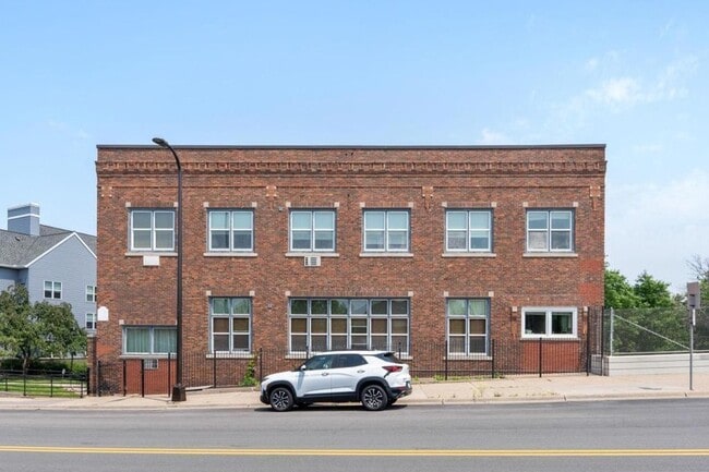 Building Photo - 215 7th St NE