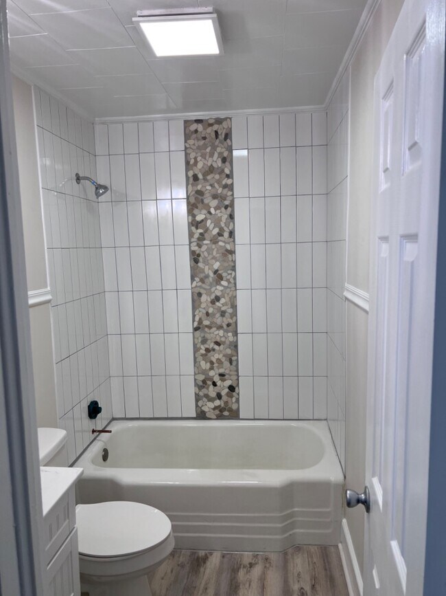 Building Photo - 486 Hope St