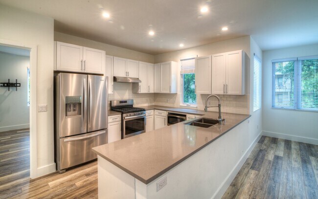 Building Photo - 3111 Walling Dr