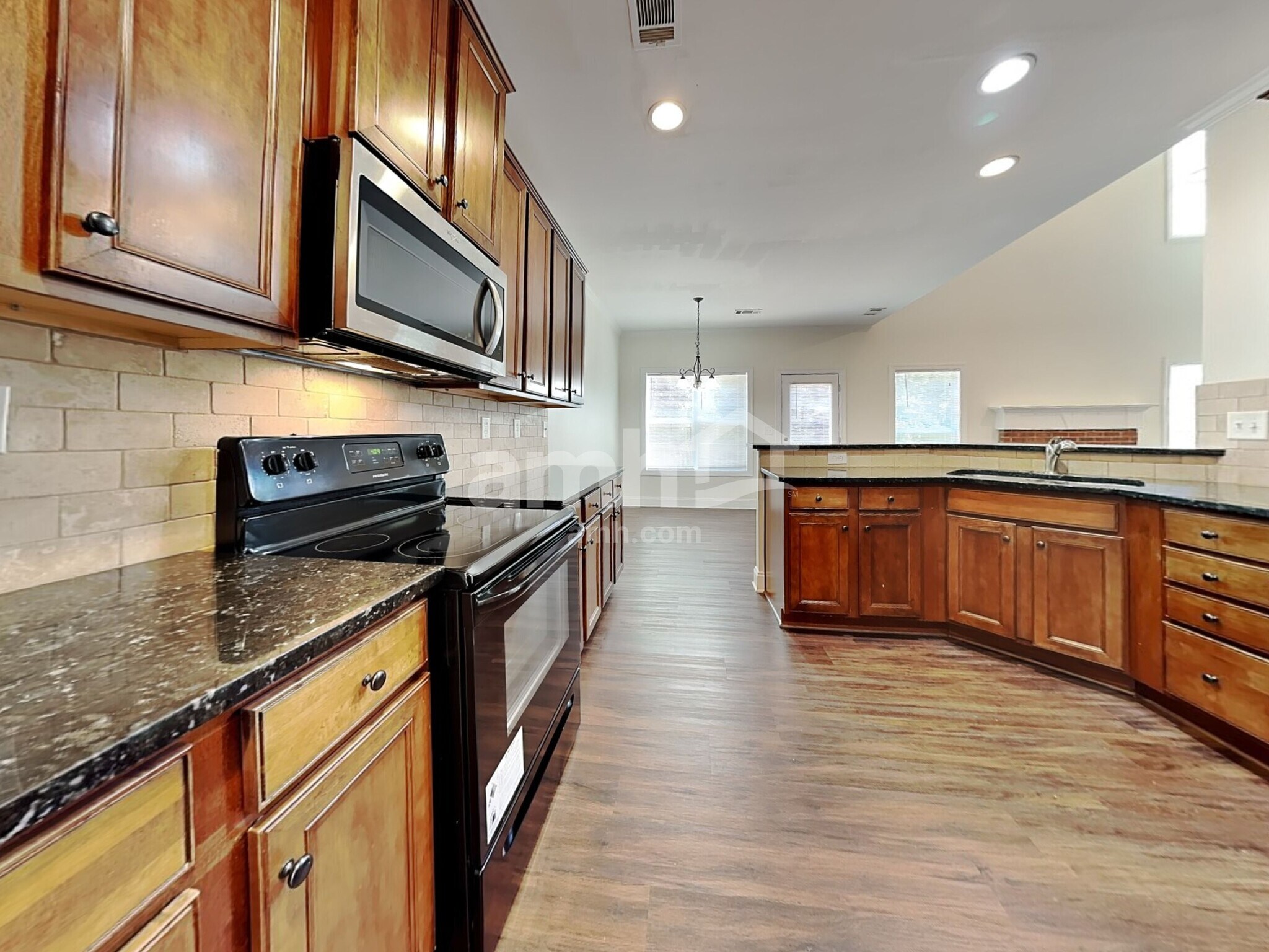 Building Photo - 483 Strawberry Walk