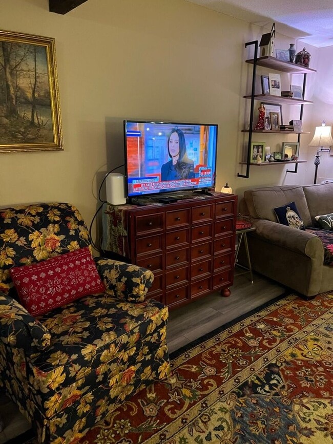 Building Photo - 3 Bedroom Condo in Hanover