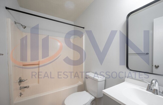 Building Photo - 407 S Merritt Mill Rd