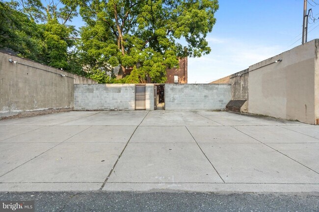 Building Photo - 1326 S Broad St