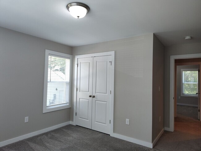 Building Photo - Move-in ready 4-bedroom, 2.5-bathroom home!