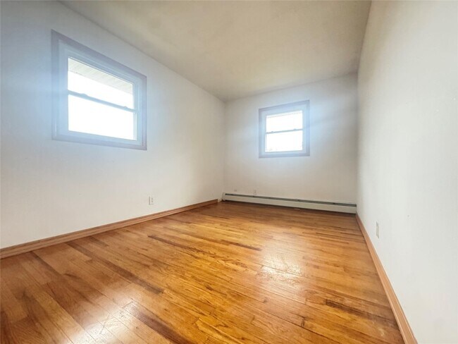 Building Photo - 300 Rano Blvd