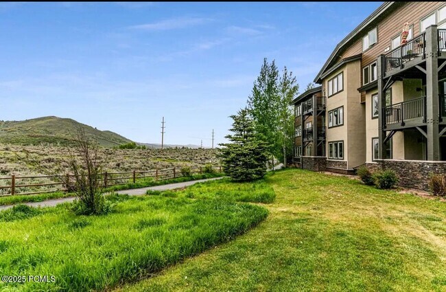 Building Photo - 6749 N 2200 W