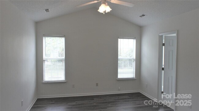 Building Photo - 2309 Ivy Run Dr