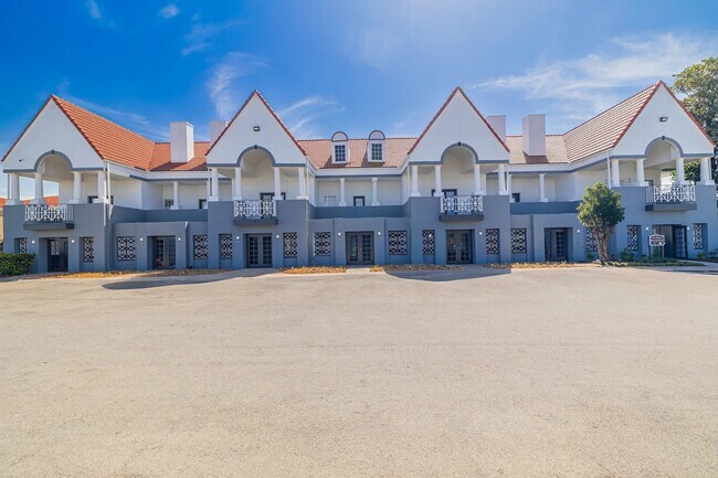 Building Photo - 6259 Westheimer Rd