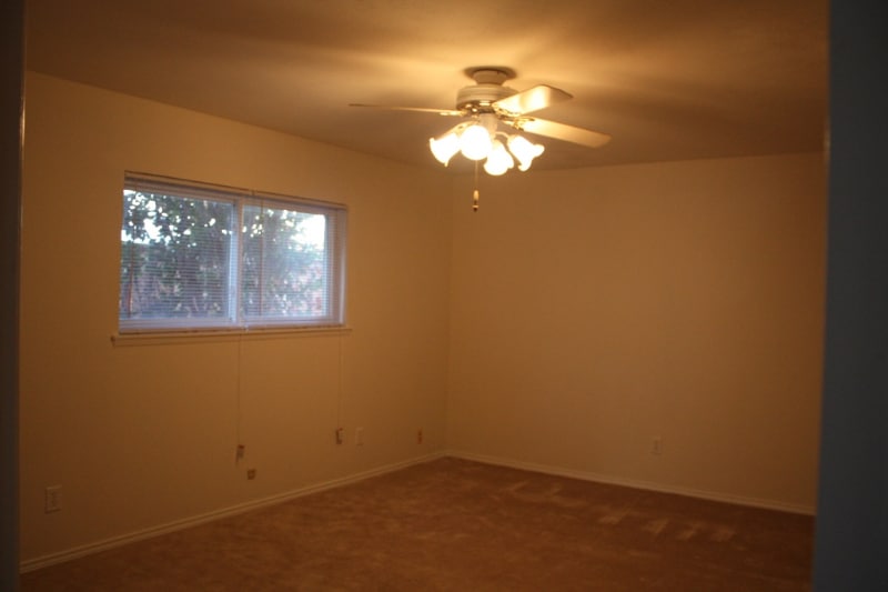 Building Photo - 5006 Green Oaks Dr