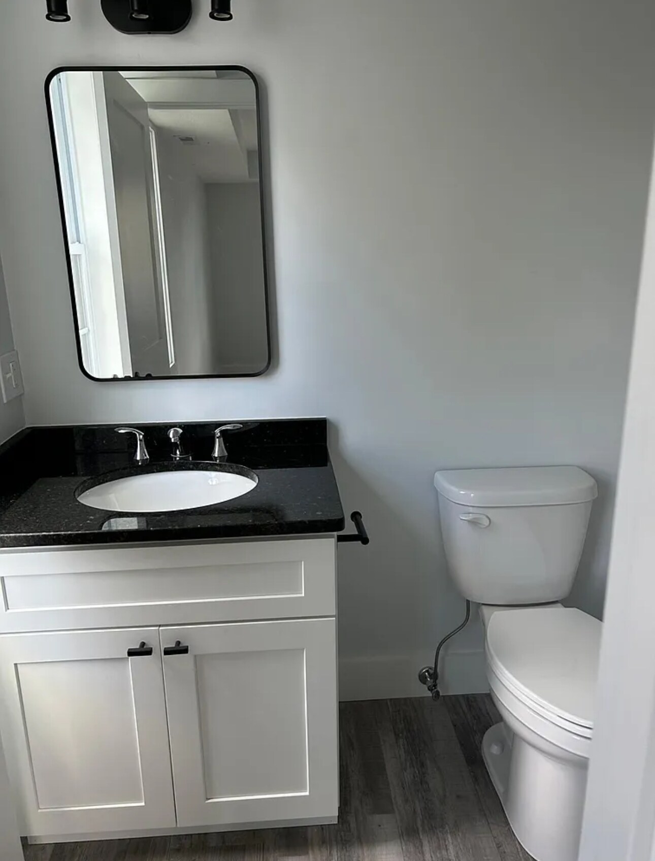 Building Photo - 143 Chelmsford St