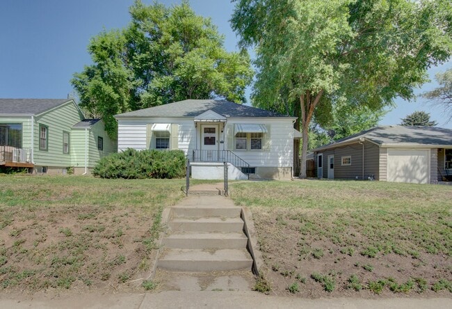Building Photo - 2410 S Williams St