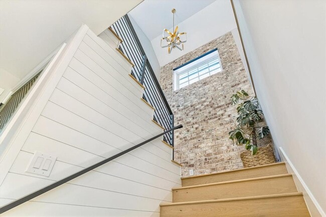 Building Photo - 5000 Creek Meadow