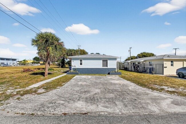 Building Photo - 58 W 27th St