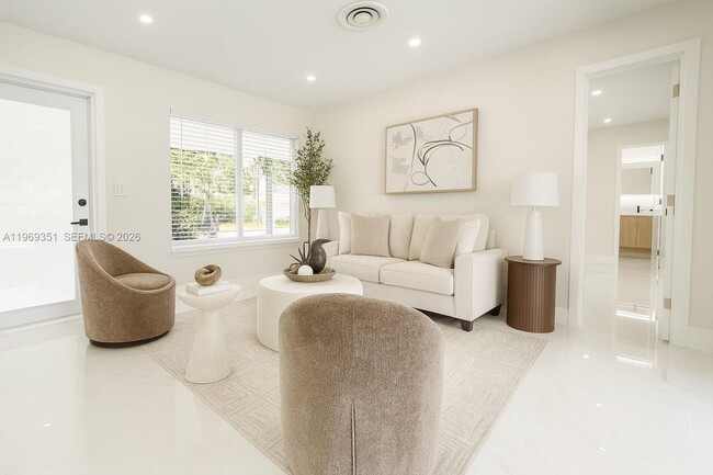 Building Photo - 3801 NE 16th Terrace