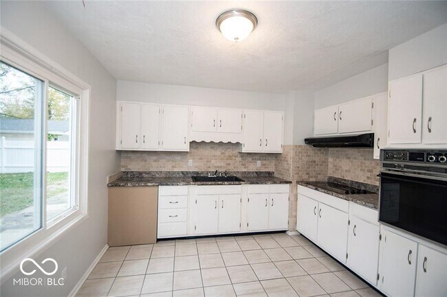 Building Photo - 4610 Karen Dr