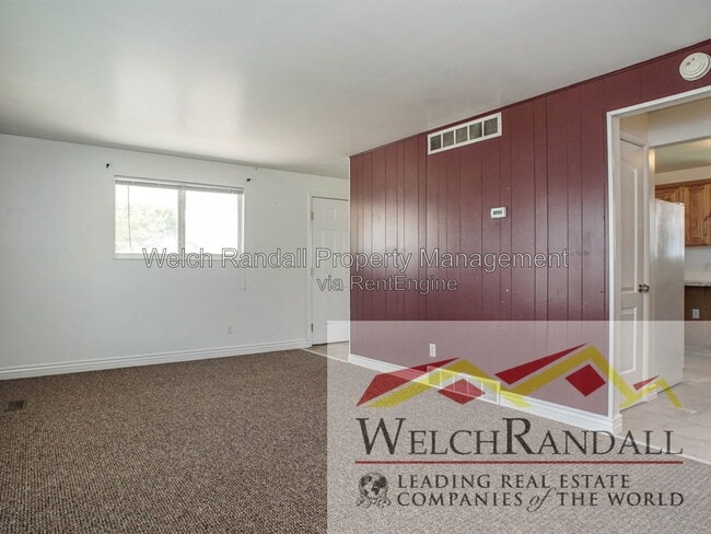 Building Photo - 868 W 4400 S