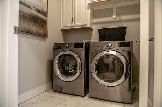 Building Photo - {4620}  Built in 2019 + Primary Bedroom on...