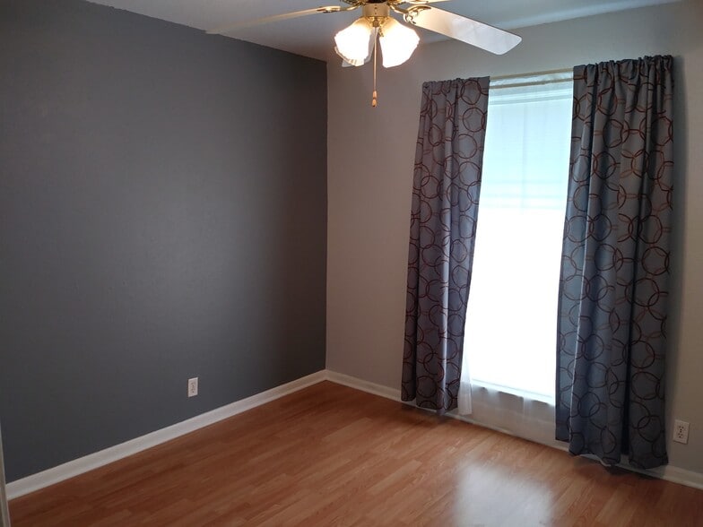 2nd bedroom - 617 Hardy Ave
