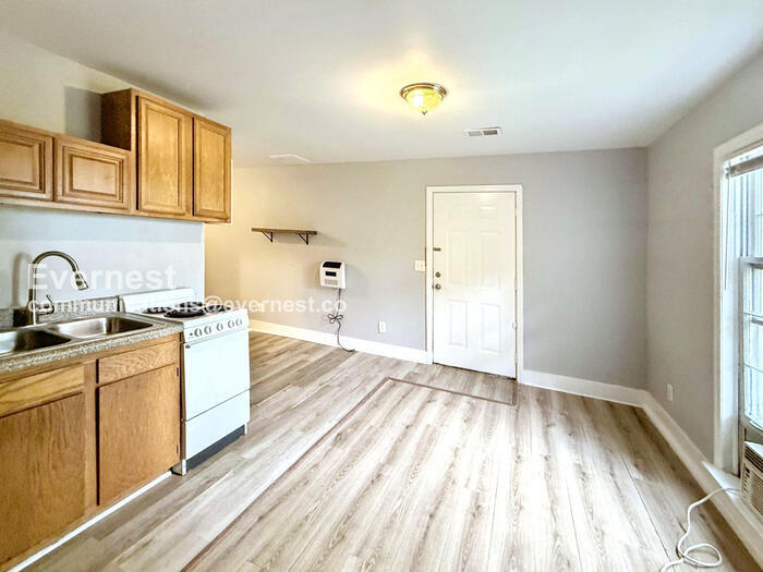 Building Photo - 1406 17th Ave S