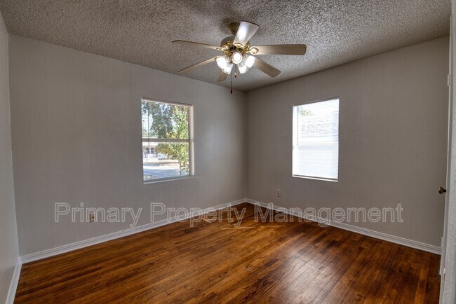 Building Photo - 2480 NW 39th Terrace