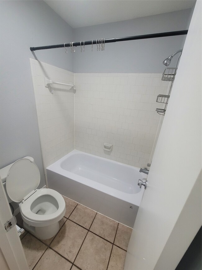 Building Photo - 22715 Braken Manor Ln